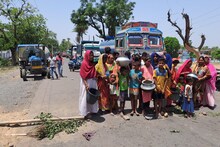 Godda News: भीषण गर्मी में ईसीएल पर फूटा महिलाओं का गुस्सा, चिलचिलाती धूप में किया सड़क जाम, जानिए कारण