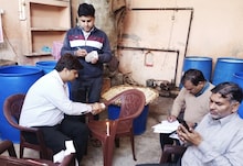 मिलावटखोरों से सावधान! नामचीन दुकानों पर संभलकर खाएं फूड