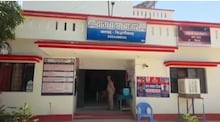 बस्ती में पेड़ से लटकता मिला डॉक्टर का शव, परिजनों ने हत्या का लगाया आरोप