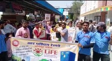 जोधपुर स्टेशन पर लोगों ने पर्यावरण संरक्षण का दिया संदेश, न करें प्लास्टिक यूज