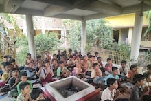 Lakhisarai News: गरीब और जरूरतमंद बच्चों का सहारा बना गायत्री परिवार, फ्री एजुकेशन देने के साथ भर रहे हैं संस्कार