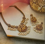 Gold Silver Price in Ranchi: रांची में सोने का भाव स्थिर, चांदी थोड़ी फिसली, जानें आज का ताजा रेट