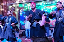 Meerut News: लोकगीत गायक किशन महिपाल ने बांधा समा, उनकी संगीत पर झूमे दर्शक
