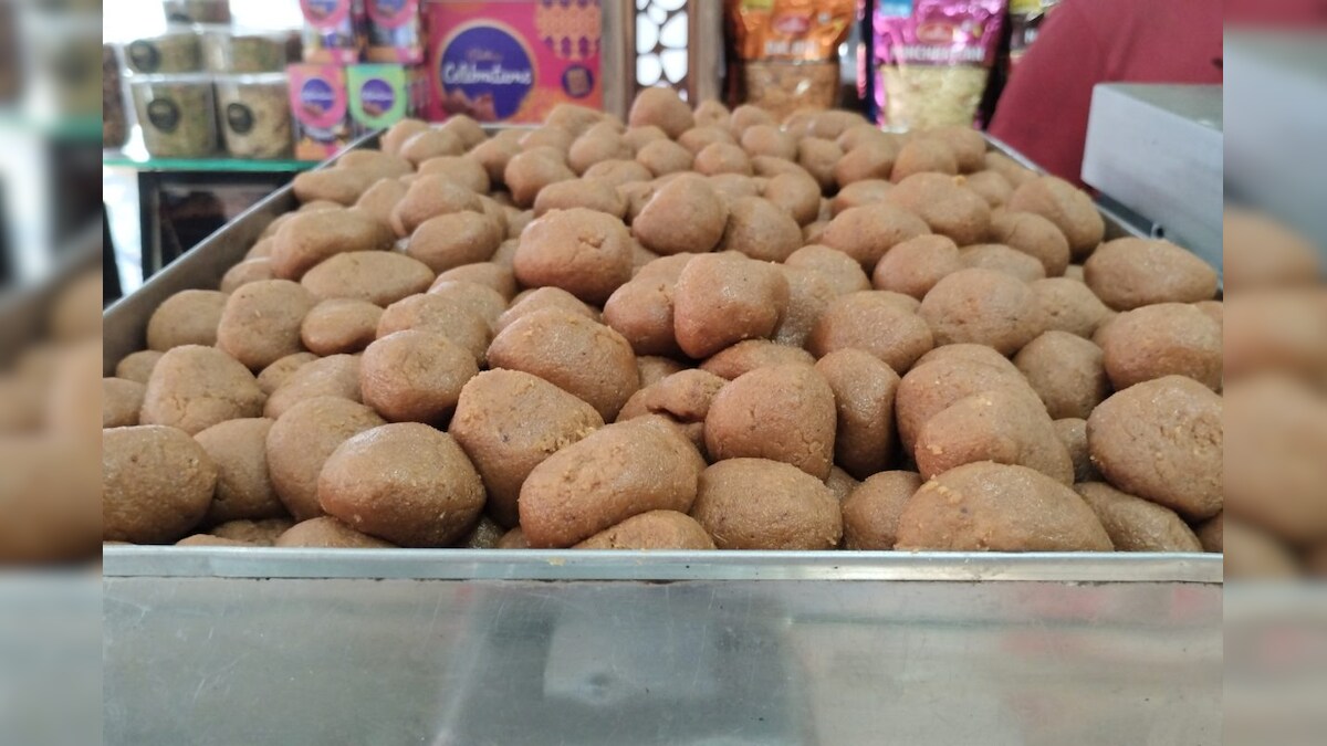 कैसे बनता है मथुरा वृंदावन का मशहूर पेड़ा, क्या है 400 साल पुराने इस मिठाई का इतिहास?