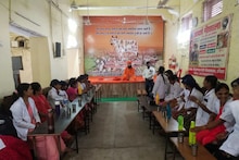 पोषक तत्व आहार से होगा गाय का रक्षण, महिलाओं को बीमारी संबंधी दी गई जानकारी
