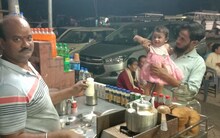 नालंदा का यह चायवाला बच्चों को मुफ्त में पिलाता है दूध, 33 साल से कर रहा मानव सेवा