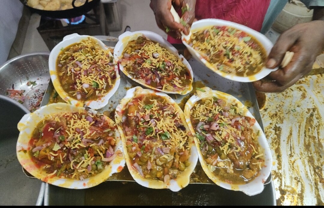 Samosa chaat, मटर समोसे की चाट, mini Samosa recipe easy, special Chat