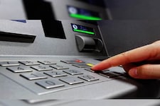 आगरा के इस ATM से निकलने लगा 5 गुना ज्यादा रकम, 1000 की जगह मिले 5000