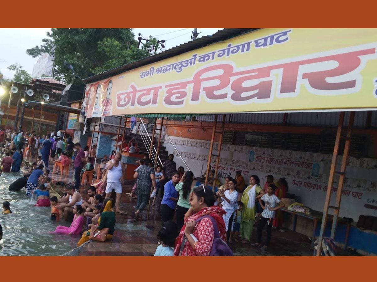 दिल्लीएनसीआर में ही लगाएं 'गंगा' में डुबकी, छोटे हरिद्वार में उमड़ रही