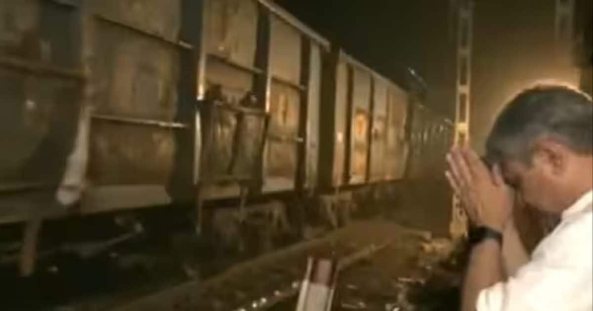 The first train passed through the track 51 hours after the Odisha accident, Railway Minister folded hands