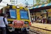 मुंबई लोकल ट्रेन के मोटरमैन हुए रिटायर तो यात्रियों ने दीं ऐसी शुभकामनाएं