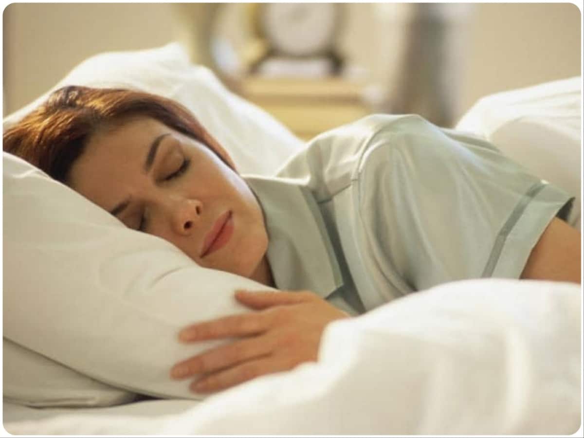 why Should turn off your AC at night, Experts Comments, Deep Sleep, Bad Sleep, Disturbed Sleep, Air Conditioner, AC, Summer, Weather conditions, Weather Update, Weather News, Health Tips, Health News, Knowledge News, Knowledge News Hindi, News18, News18 Hindi, Experts advice