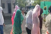 Dewas : हाईवे पर होटल में जिस्मफरोशी, पुलिस ने छापा मारा तो पकड़े गए 18 लड़के लड़कियां
