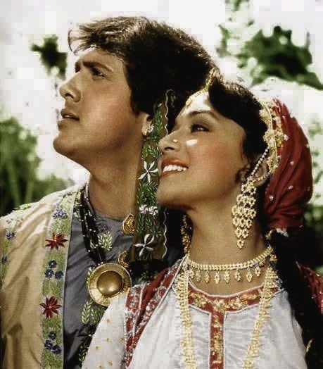 Govinda, madhuri dixit, Govinda madhuri dixit movie, Govinda movies, Govinda crush on madhuri dixit, Govinda sunita ahuja, Govinda wife, Govinda wife sunita ahuja, Govinda daughter, Govinda son, Govinda movie with madhuri dixit, Govinda girlfriend, Govinda news in hindi