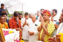 Soft Hindutva : विधानसभा चुनाव के मौसम में धार्मिक आयोजनों की बाढ़, कथावाचकों की पूछ परख बढ़ी
