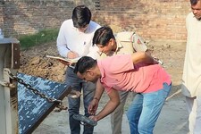 2 नाबालिग बेटों ने की पिता की हत्या, नशे की लत से थे परेशान, दराती से काट डाला