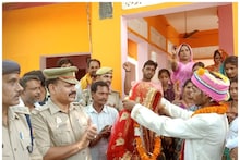 नौटंकी को लेकर भिड़े वर-वधू पक्ष...दरवाजे से लौटी बारात, पुलिस को मंदिर में करानी पड़ी शादी
