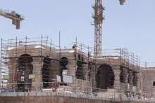 Ram Mandir News: सोने से जड़ा होगा राम मंदिर के गर्भगृह का द्वार, अंतिम चरण में ग्राउंड फ्लोर का निर्माण कार्य