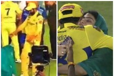 IPL जीतने के बाद भावुक हुईं रीवाबा, मैदान में छुए पति जडेजा के पैर- VIDEO