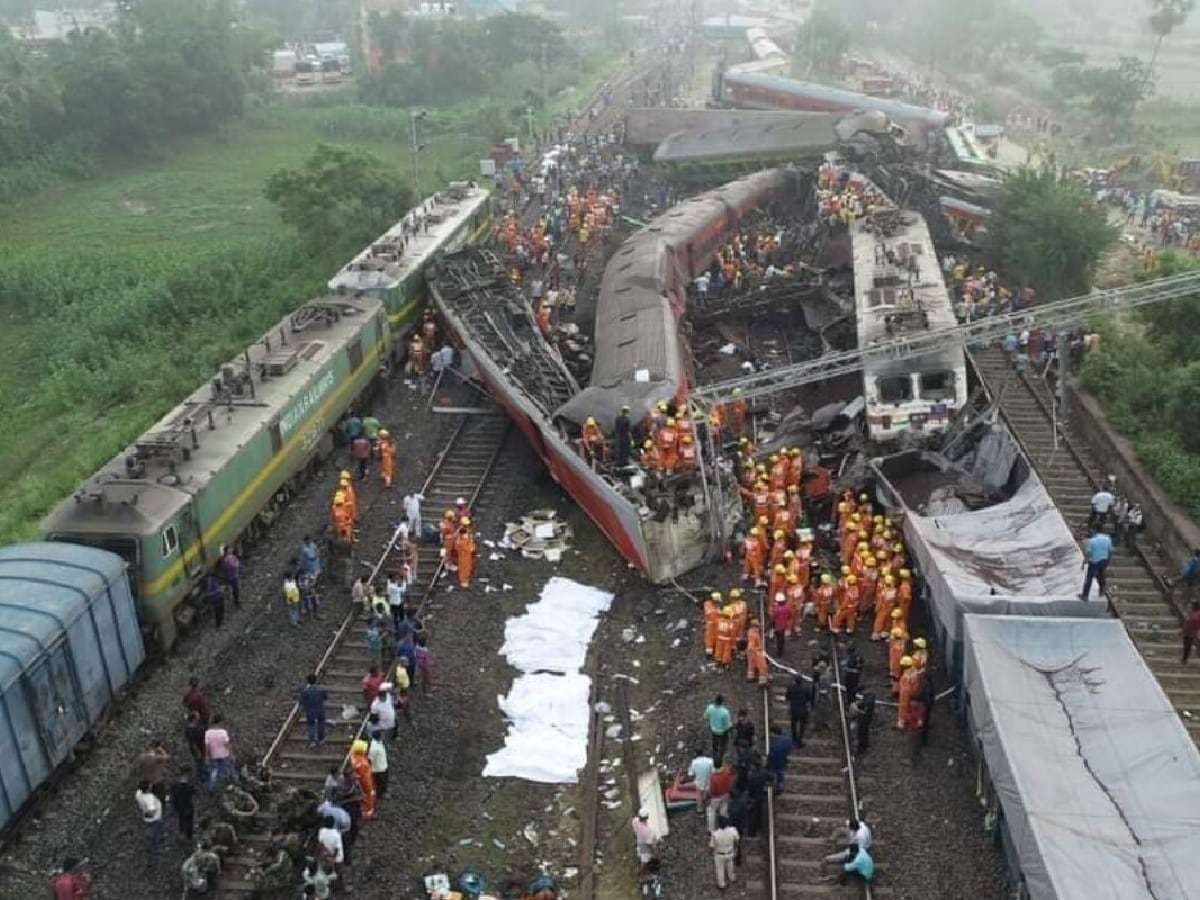 Odisha Train Accident Reason: ओडिशा में आखिर कैसे हो गया इतना बड़ा ट्रेन  हादसा? शुरुआती जांच में सामने आई वजह - Odisha Coromandel Express Train  Accident Initial Probe Suggests Complete ...