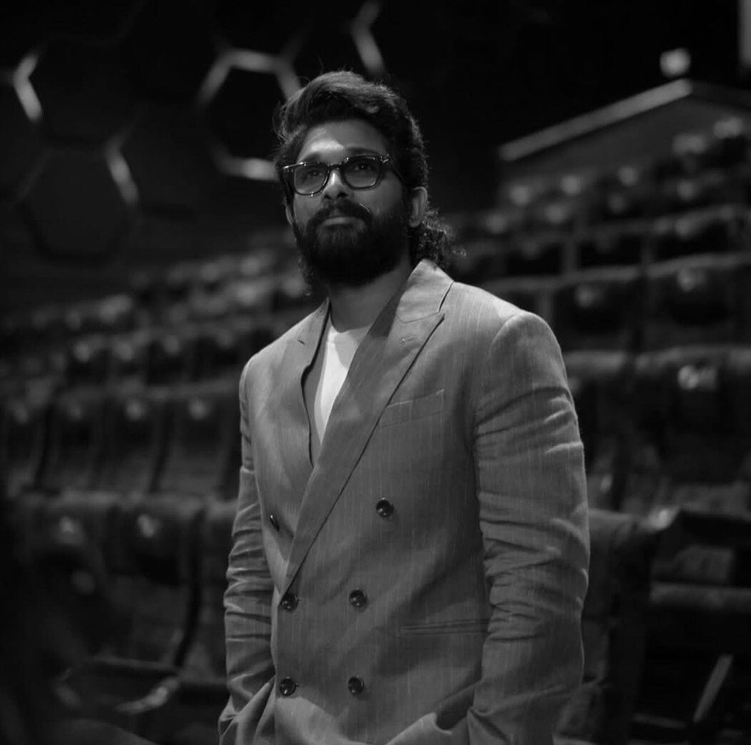 allu arjun, allu arjun new theatre, allu arjun latest news, allu arjun latest photos, allu arjun aaa cinemas, allu arjun inaugurates new cinema hall, allu arjun business, allu arjun net worth, allu arjun income, allu arjun next movie, allu arjun pushpa movie, pushpa 2,prabhas, adipurush, south latest news