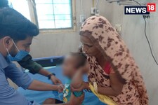 ढाई साल के बच्चे ने सांप को दांतों से चबाकर मार डाला, हालत देखकर डॉक्टर हैरान