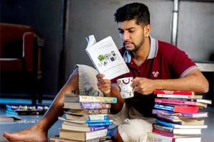 Books For UPSC Exam : बनना चाहते हैं आईएएस तो पढ़ें ये आठ किताबें, आपके पास हैं क्या ?