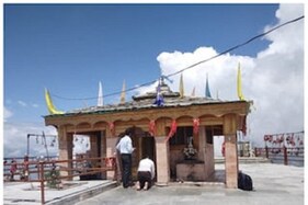 भक्तों का दावा! भगवान कार्तिकेय की अस्थियां मंदिर में है मौजूद