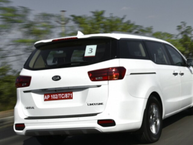 इशारे पर खुलते थे कार के दरवाजे, देश की सबसे लग्जरी MPV का मिला था खिताब