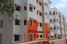 3.50 लाख रुपये में दो कमरे, किचन और टॉयलेट के साथ फ्लैट, माफिया अतीक से मुक्त जमीन पर बना गरीबों का आशियाना, जानें खासियत