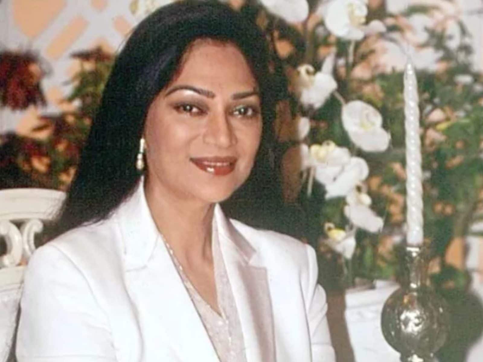 simi garewal, simi garewal news, simi garewal Films, simi garewal best Movies, How simi garewal get fame, simi garewal 5 love affairs, simi garewal married to ravi mohan, who was simi garewal Ex Husband, simi garewal ratan tata relationship, simi garewal now, simi garewal Family, simi garewal and ravi mohan, delhi based chunnamal business ravi mohan, simi garewal in Bollywood, simi garewal Show