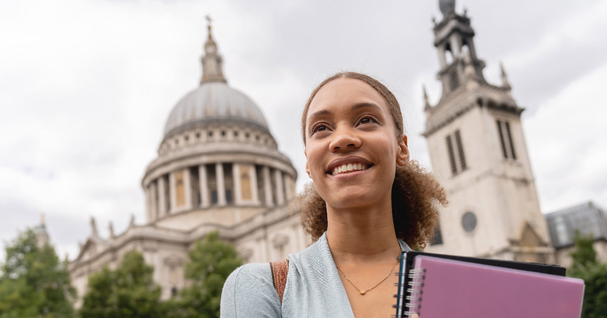 Study Abroad विदेश में पढ़ाई के लिए बेस्ट हैं ये टॉप 5 देश, इतने घंटे