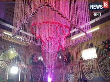 वृंदावन के मोगरा से सजाया "फूल बंगला",भक्तों ने किया दर्शन