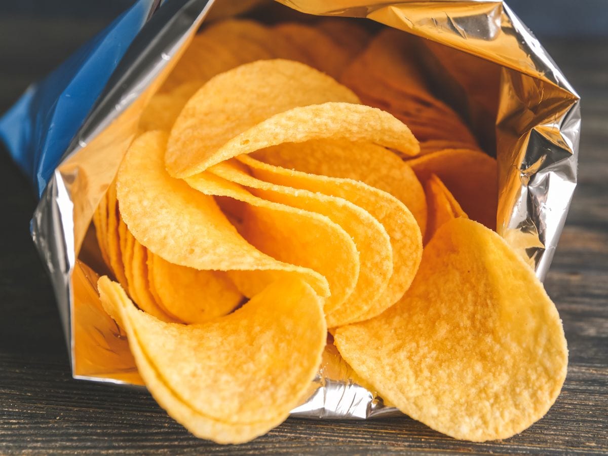 चिप्स के पैकेट में क्यों भरी होती है हवा, आखिर ग्राहकों को क्यों दिया