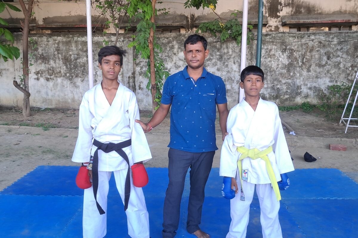 कराटे प्रतियोगिता में गया के बच्चों का धमाल, गोल्ड पर कब्जा जमाने के बाद अब  नेशनल पर नजर - Kids from gaya win gold in karate championship – News18 हिंदी