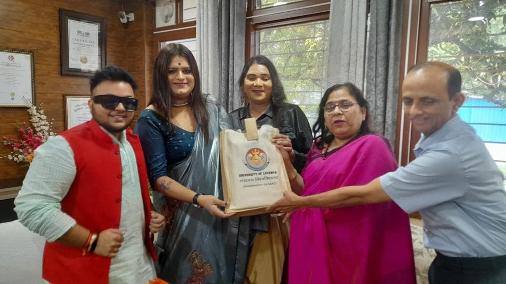 ट्रांसजेंडर कल्याण बोर्ड की टीम के साथ प्रोफेसर पूनम टंडन