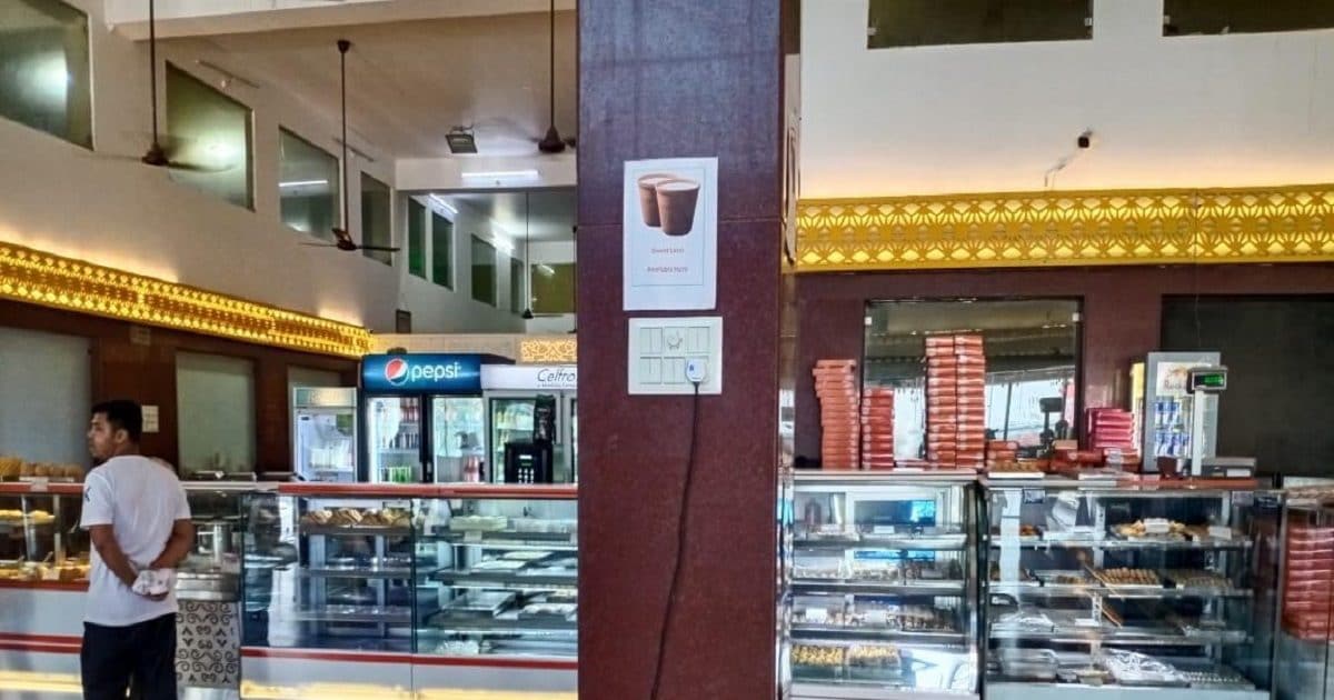 Mohan Peda shop opens 24 hours in Allahabad Kanpur route people order