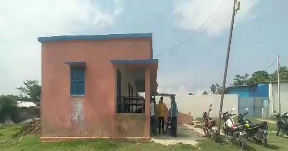 Bihar महंत पिता ने स्कूल के लिए दिया था दान, बेटे ने कर दिया सौदा! बिक