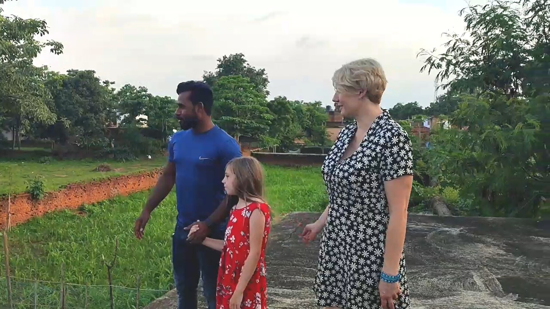 Page-3 - Jharkhand Hazaribagh Instagram Love Story Poland Women Come to Meet Hazaribagh Lover Boy Shadaab Like Pakistan Seema Haidar Came to India: गौरी मैम को भाया हजारीबाग का युवक, शादाब से