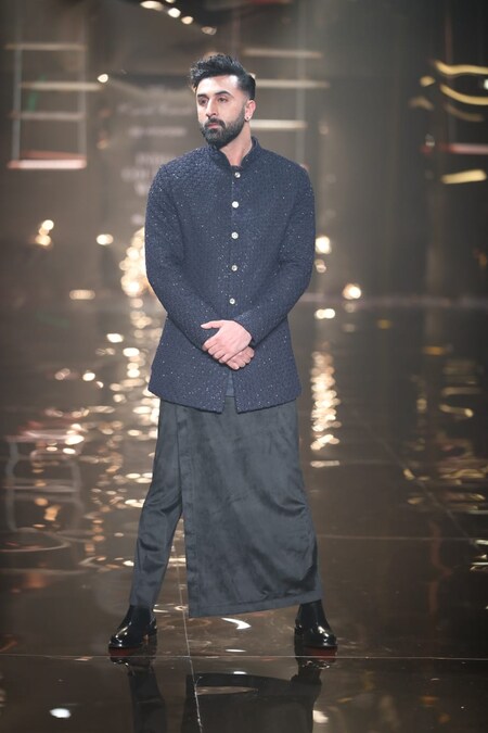 Ranbir Kapoor Is Too Hot To Handle In Chic Lungi Pants At ICW 2023
