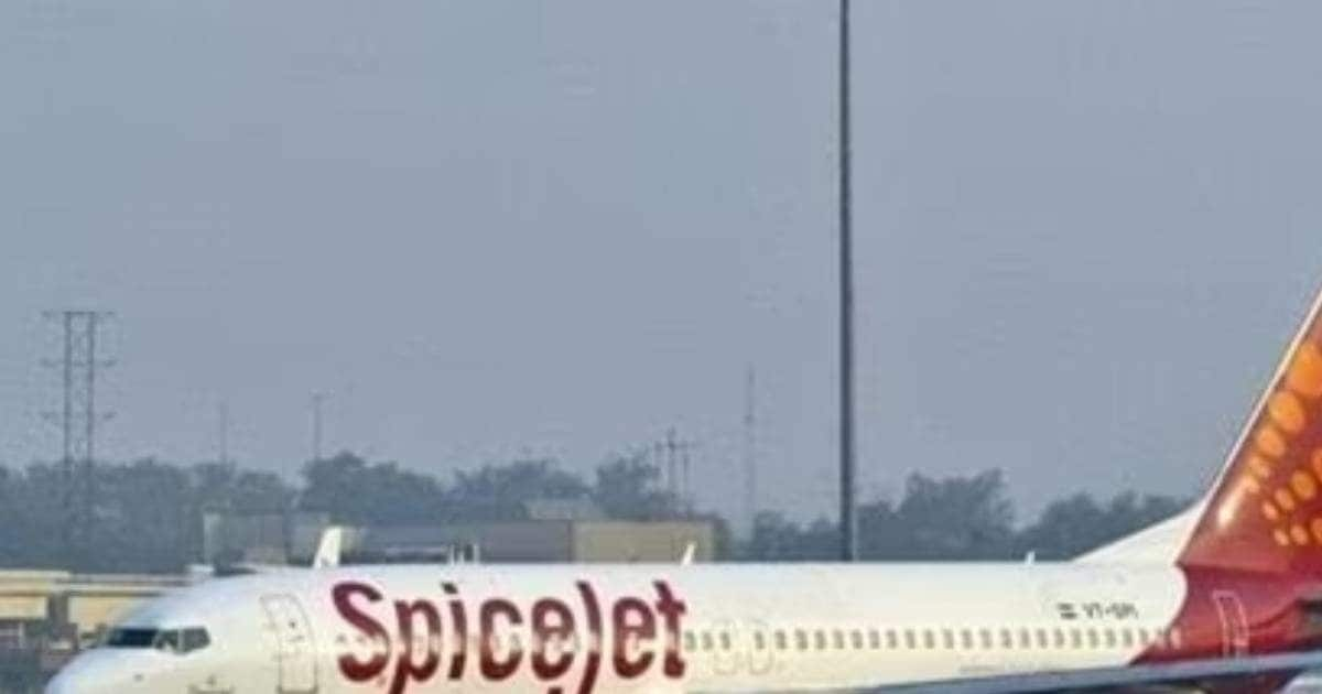 SpiceJet flight coming from Dubai to Kochi had a tire burst while landing, passengers narrowly escaped