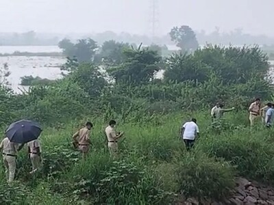 Delhi के गीता कॉलोनी में श्रद्धा जैसा हत्याकांड! फ्लाईओवर के नीचे टुकड़ों  में बिखरी मिली महिला की लाश, पुलिस जांच में जुटी - Body of a woman found in  several ...