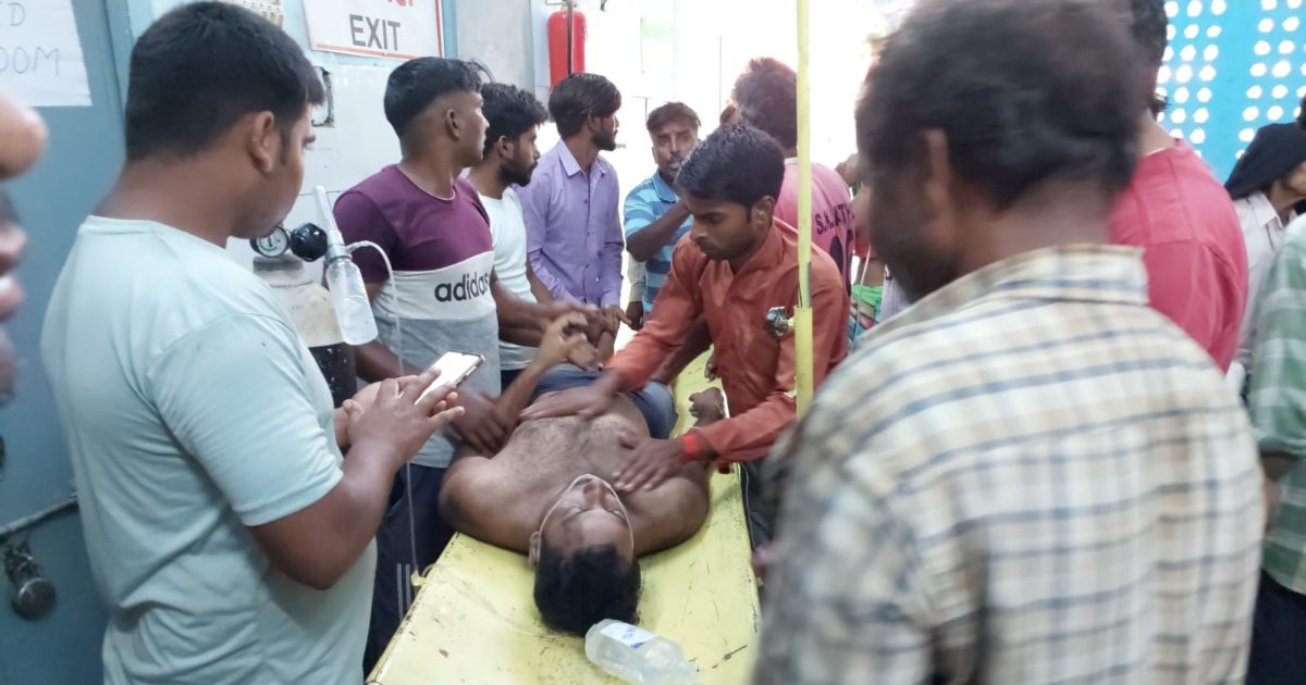 बोरवेल ठीक करने के लिए कुएं में उतरे थे तीनों किसान, चार-चार लाख रुपए की आर्थिक सहायता बोरवेल ठीक करने के लिए कुएं में उतरे थे तीनों किसान, चार-चार लाख रुपए की आर्थिक सहायता
