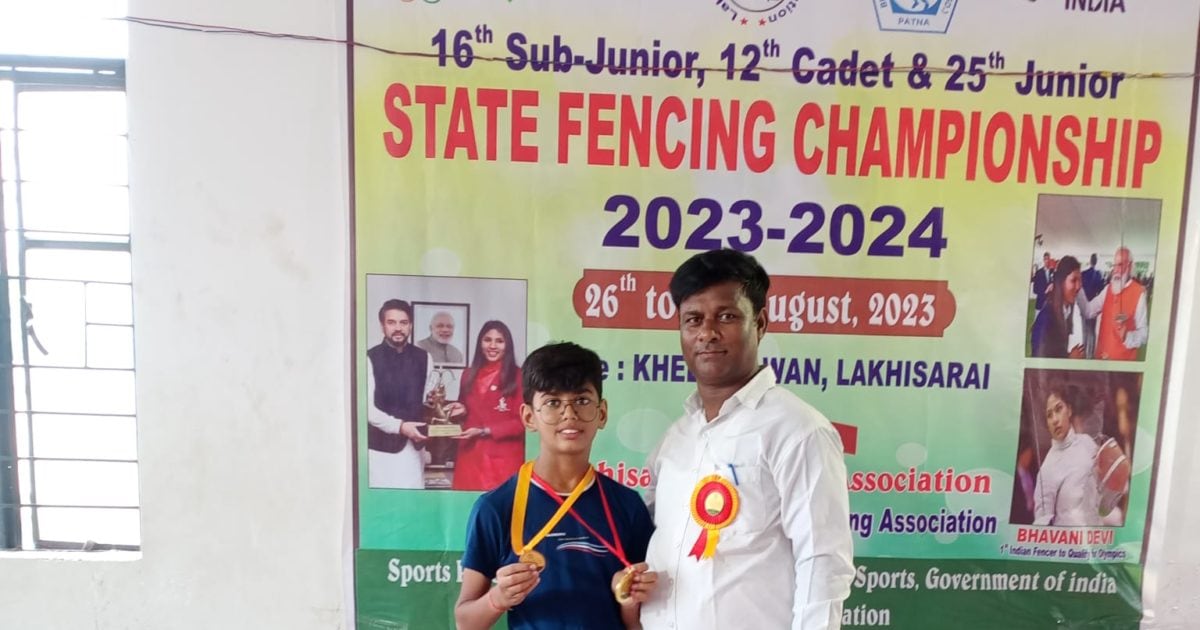 राज्यस्तरीय तलवारबाजी प्रतियोगिता में बक्सर के दीपांशु ने जीता गोल्ड, इस कैटेगरी में जमाया पदक पर कब्जा - Dipanshu of buxar won gold in the state level fencing ...