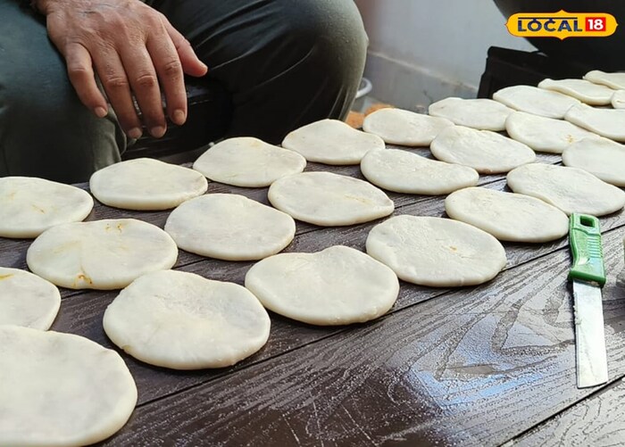 इस कचौड़ी, दही फाफड़े के लिए लोग करते हैं... शाम होने का इंतजार, रोज की