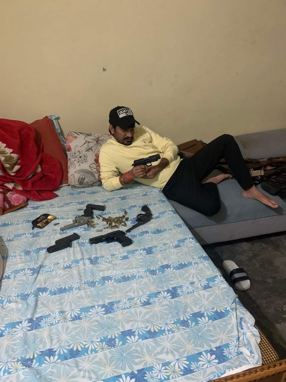 सिद्धू मूसेवाला मर्डर, सिद्धू मूसेवाला मर्डर केस का खुलासा, लखनऊ-अयोध्या में बिश्नोई गैंग, यूपी में सिद्धू मूसेवाला मर्डर की साजिश, पंजाबी सिंगर सिद्धू मूसेवाला मर्डर केस फोटो, सचिन बिश्नोई, शूटर सचिन बिश्नोई को अजरबैजान से डिपोर्ट, अयोध्या न्यूज, अयोध्या न्यूज टुडे, लखनऊ समाचार, लखनऊ समाचार आज, लखनऊ नवीनतम समाचार, उत्तर प्रदेश समाचार, उत्तर प्रदेश नवीनतम समाचार, उत्तर प्रदेश पुलिस, उत्तर प्रदेश अपराध समाचार, उत्तर प्रदेश में रची गई थी मस्जिद वाला संग्रहालय की साजिश, लखनऊ-अयोध्या में बिश्नोई गैंग के नाटक, देखें फोटो,