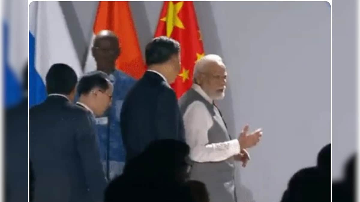 BRICS Summit: पीएम मोदी और शी जिनपिंग में हुई गुफ्तगू, एक-दूसरे से इस अंदाज में मिले, देखें VIDEO