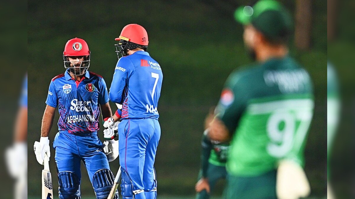 VIDEO: पाकिस्तान के खतरनाक गेंदबाज का खौफ खत्म! अफगानिस्तान के ओपनर ने ओवर की पहली गेंद पर मारा झन्नाटेदार छक्का