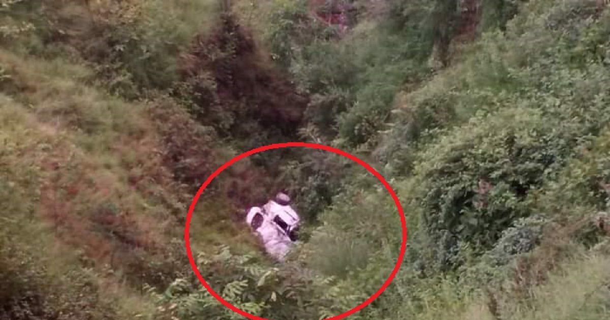 हिमाचल में दर्दनाक हादसा, 300 मीटर गहरी खाई में गिरी कार, प्रोफेसर सहित ...