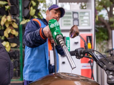 Petrol Diesel Prices: बिहार में महंगा, यूपी में सस्ता हो गया पेट्रोल-डीजल,  तेल कंपनियों ने जारी किए नए रेट - Petrol diesel prices in bihar haryana  uttar pradesh noida patna ghaziabad on